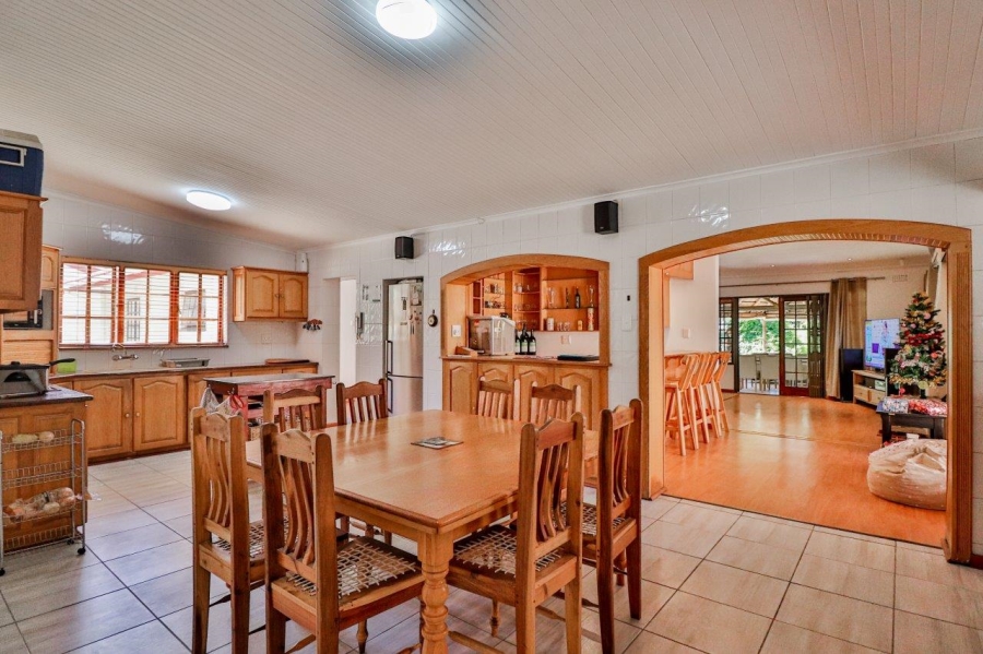 To Let 4 Bedroom Property for Rent in Helderberg Estate Western Cape